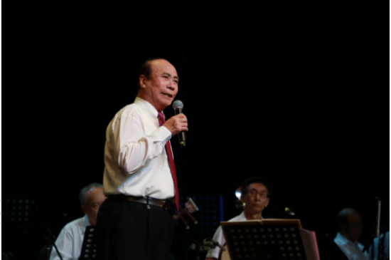 颂改革开放40年 展特色小镇新面貌