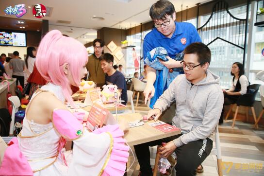 神武3小昕玩转花样篮球，助力肯德基三篮送惊喜