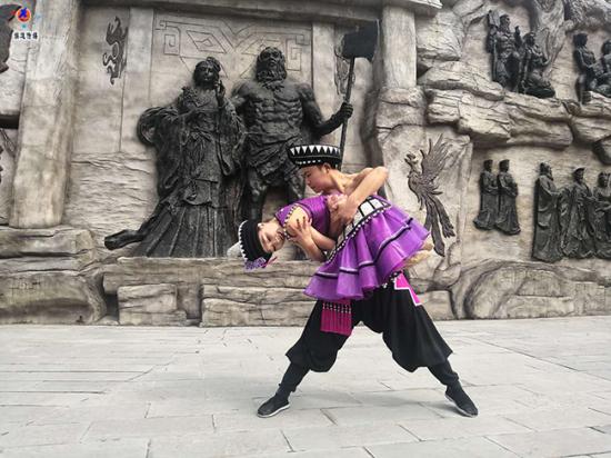 中国舞蹈家夏冰双人舞