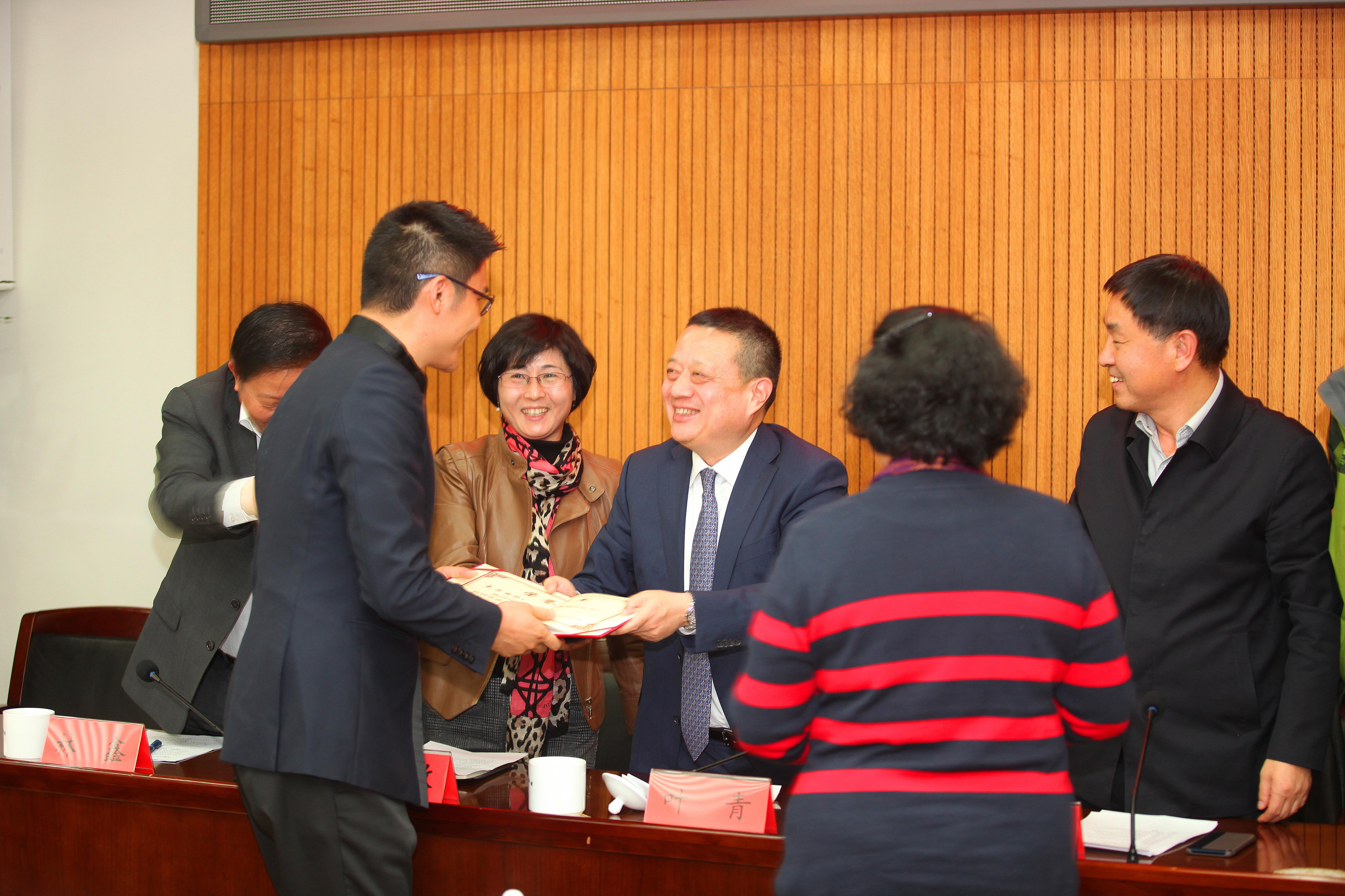 袁柏贤荣获民建北京市联络委2018总结会年度优秀委员