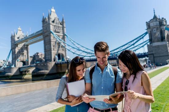 启德教育：英国留学，本科申请人数攀升，硕士研究生申请仍为主流