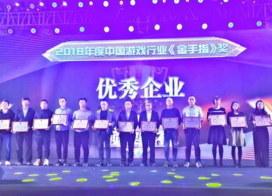 小沃科技亮相中国游戏行业“金手指”奖颁奖典礼，摘取5项大奖
