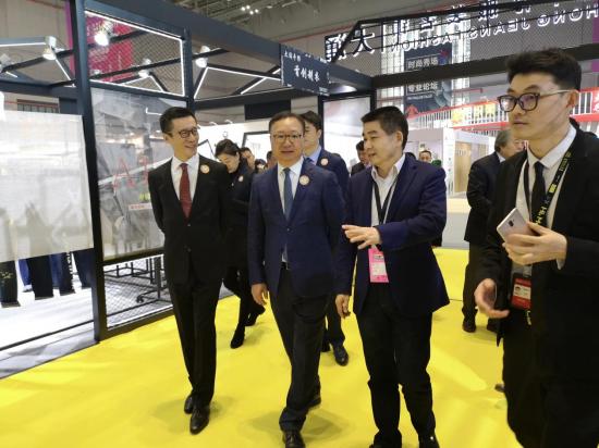 “大涌牛仔”连续四年抱团进军亚洲服装第一展 2019开启“智造”升级新征程