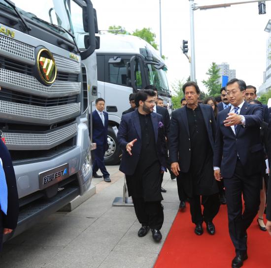 巴基斯坦总理伊姆兰・汗到访福田汽车 亲自推动中巴“一带一路”合作插图1