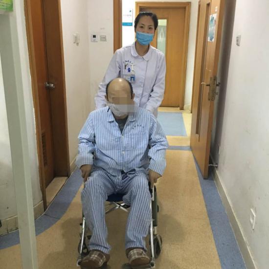 河南省肿瘤医院血液九病区护士用行动和爱心诠释了“白衣天使”的天职