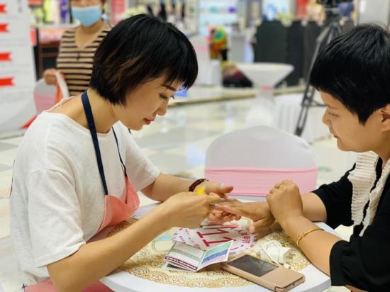 Fingerbook指朴千人美甲节盛大举行