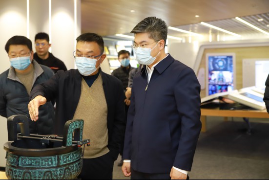 上海市经济信息化工作党委副书记张义一行赴合合信息调研