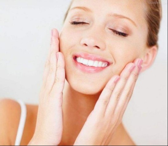 细腻肌肤逆袭攻略:贝妮芙小金瓶携手三大黑科技为逆龄助力 细腻肌肤逆袭攻略:贝妮芙小金瓶携手三大黑科技为逆龄助力