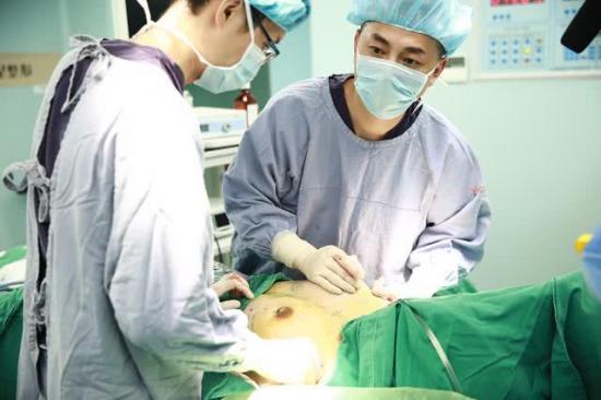 上海艺星成为隆胸技术交流平台,促进乳房技术快速发展