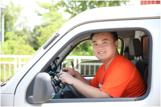 货拉拉司机把顾客当成自己的亲人去服务